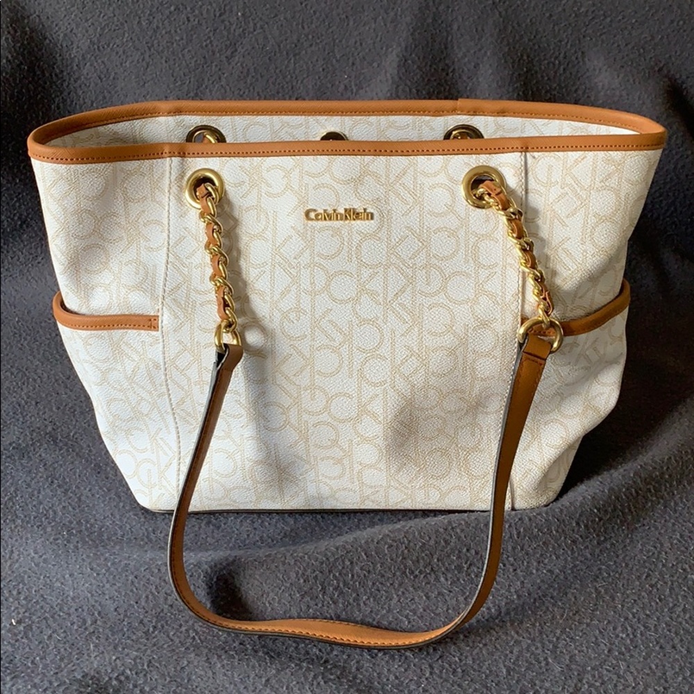 White Calvin Klein tote purse